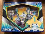 Pokémon TCG: Jirachi V Box, Hobby en Vrije tijd, Verzamelkaartspellen | Pokémon, Ophalen of Verzenden, Nieuw, Overige typen