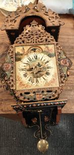 Antieke Friese stoeltjesklok wandklok met molen toren huis, Antiek en Kunst, Antiek | Klokken, Ophalen