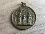 Medaille van de Aartsbroederschap der Heilige Familie., Verzamelen, Religie, Ophalen of Verzenden, Gebruikt, Sieraad, Christendom | Katholiek