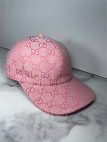 Roze gucci zomer pet beschikbaar voor biedingen