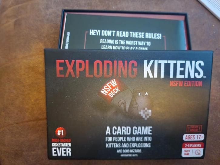Exploding Kittens NSFW - Nieuw! (Engels), Hobby en Vrije tijd, Gezelschapsspellen | Bordspellen, Nieuw, Drie of vier spelers, Vijf spelers of meer