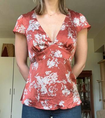 Zijden top Sissy Boy beschikbaar voor biedingen