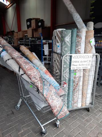 VLOERKLEDEN EN BUITENKLEDEN NIEUW ( DIV. SOORTEN/MATEN) beschikbaar voor biedingen