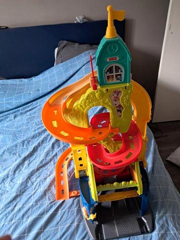 Zit sta garage van fisher price beschikbaar voor biedingen