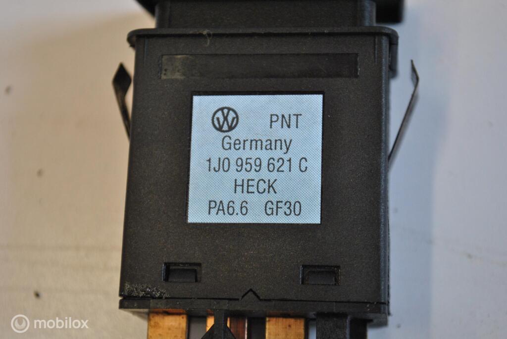 Ruitverwarming knopje Vw Golf IV 1.8-5V 1J0959621C, Auto-onderdelen, Dashboard en Schakelaars, Volkswagen, Gebruikt, Ophalen of Verzenden