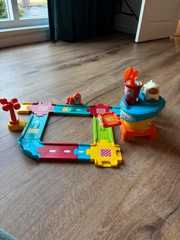 Toet toet vliegveld beschikbaar voor biedingen