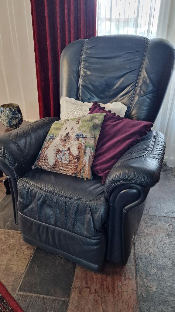 Lederen fauteuil, elektrisch bedienbaar, merk Himolla, Huis en Inrichting, Fauteuils, Gebruikt, Leer, Metaal, 75 tot 100 cm, 75 tot 100 cm