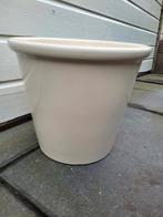 GRATIS OPHALEN!!!! Nog erg nette grote beige bloempot, 25 tot 40 cm, Gebruikt, Rond, Ophalen of Verzenden