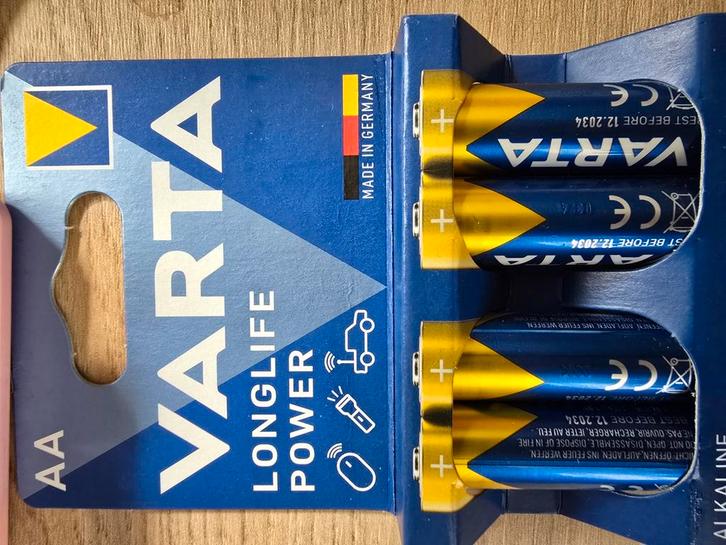 Varta -4906/4B nieuw AA batterijen, Audio, Tv en Foto, Accu's en Batterijen, Nieuw, Ophalen of Verzenden