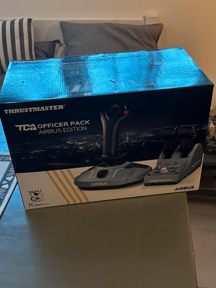Thrustmaster Airbus Flight Sim Set + Rudder Pedals, Computers en Software, Joysticks, Zo goed als nieuw, Ophalen