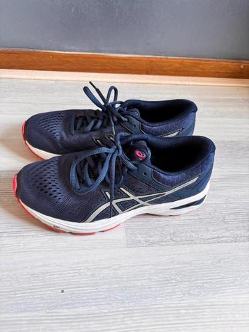 ASICS hardloop schoenen beschikbaar voor biedingen