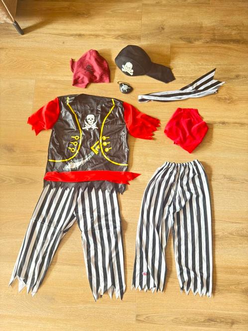 5 sets verkleedkleding kinderen, Kinderen en Baby's, Carnavalskleding en Verkleedspullen, Gebruikt, Jongen of Meisje, 110 t/m 116