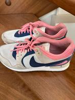 Nike Sneakers - Maat 38,5, Ophalen of Verzenden, Gedragen, Overige kleuren, Sneakers of Gympen
