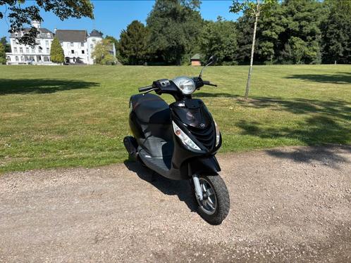 Piaggio zip 2 takt 50 cc, Fietsen en Brommers, Brommeronderdelen | Snorfietsen, Zo goed als nieuw, Piaggio, Ophalen of Verzenden