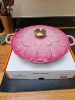 Le creuset Bloem 'Berry', Ophalen of Verzenden, Nieuw, Gietijzer, Koekenpan of Braadpan