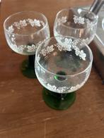 Antieke Glazen met Druivenranken - Set van 3 Groene Voetjes, Ophalen
