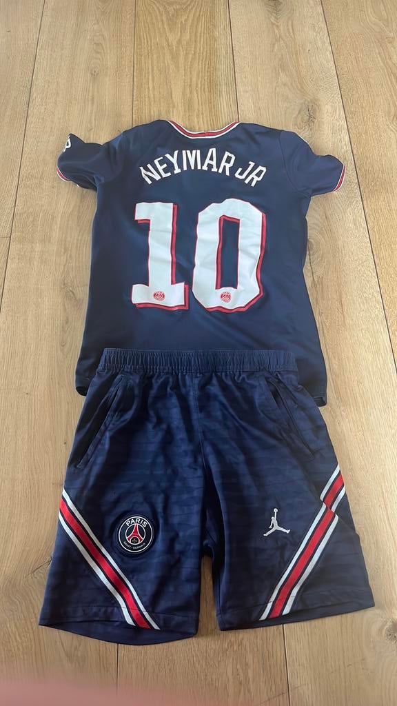 PSG voetbal setje 22/23, Sport en Fitness, Voetbal, Maat XS of kleiner, Ophalen of Verzenden, Gebruikt, Shirt