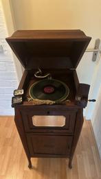 Antieke wind-up grammofoon eiken meubel – Beverloo & Zonen, Antiek en Kunst, Antiek | Tv's en Audio, Ophalen