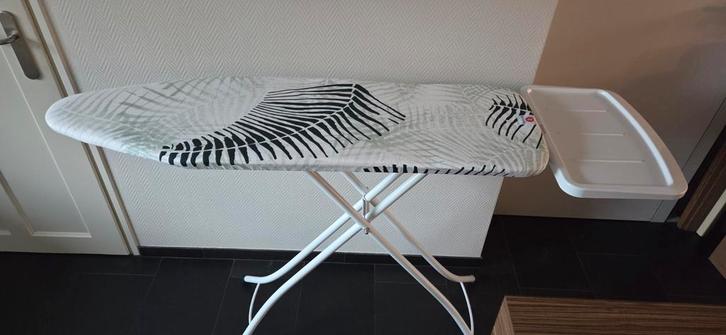 Brabantia strijkplank met stoomstrijkijzer, Witgoed en Apparatuur, Strijkijzers en Strijkplanken, Zo goed als nieuw, Ophalen