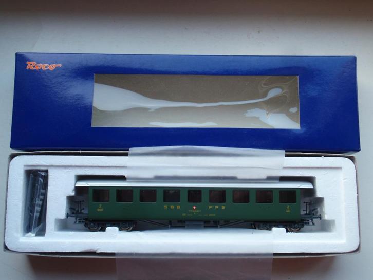 ROCO SBB Bi personenwagon met open balkon, Hobby en Vrije tijd, Modeltreinen | H0, Nieuw, Wagon, Gelijkstroom, Roco, Ophalen of Verzenden