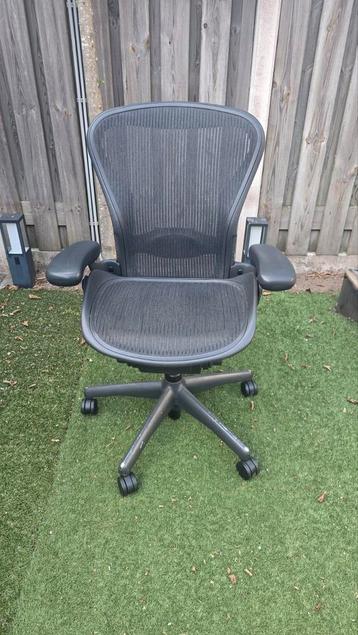 Herman Miller Aeron bureaustoel maat B beschikbaar voor biedingen