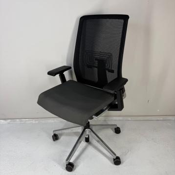 Haworth Comforto 62 (NIEUWE ARMDEKJES) beschikbaar voor biedingen