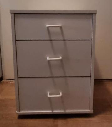 Ladekast  beschikbaar voor biedingen