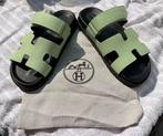 Hermes Chypre sandals maat 38, Kleding | Dames, Schoenen, Ophalen of Verzenden, Zo goed als nieuw, Groen, Sneakers of Gympen