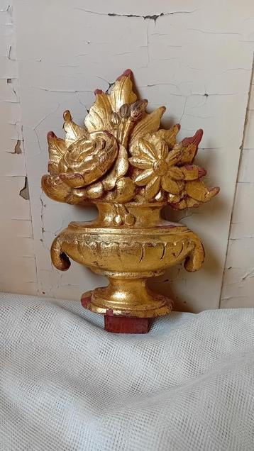 Ornament bois doré beschikbaar voor biedingen