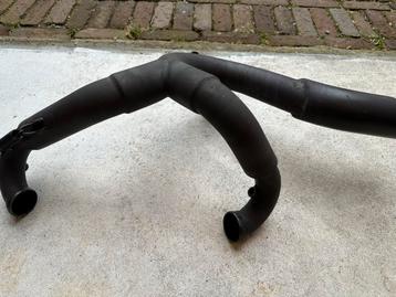 Custom uitlaat  beschikbaar voor biedingen