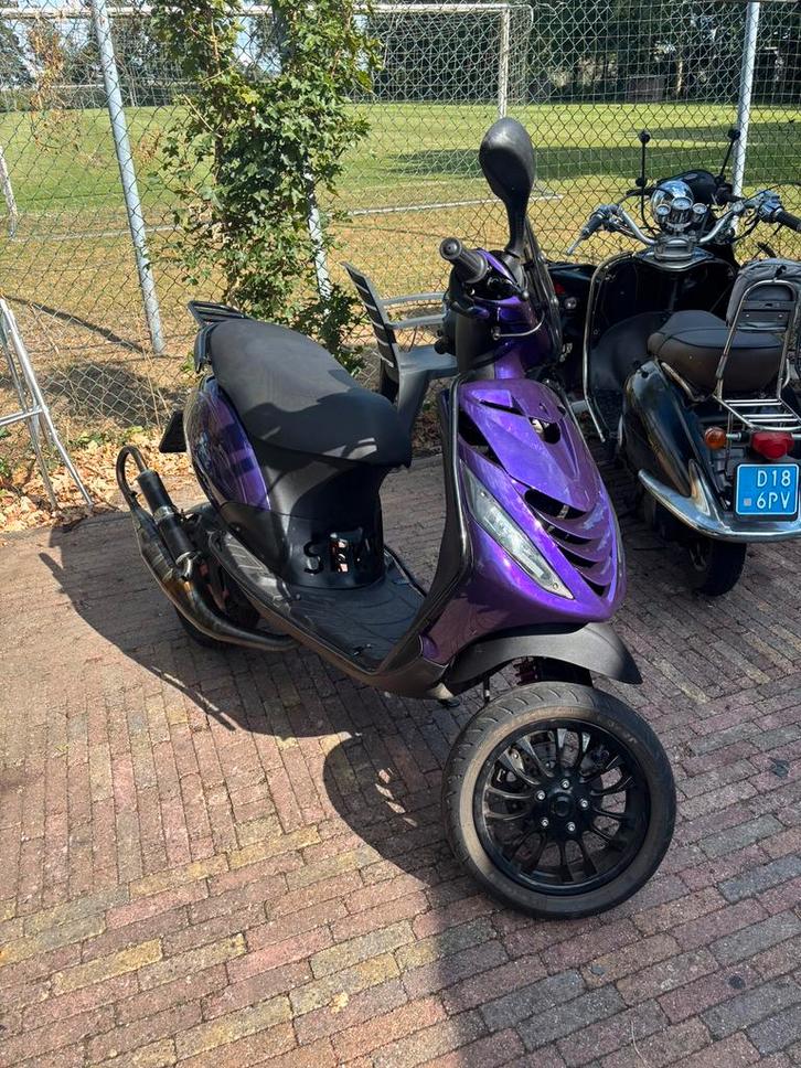 Piaggio zip A1 172cc, Fietsen en Brommers, Scooters | Piaggio, Zo goed als nieuw, Zip, Benzine, Ophalen of Verzenden