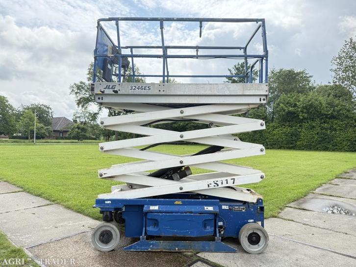 JLG 3246 ES schaarhoogwerker 12M gekeurd, Zakelijke goederen, Machines en Bouw | Liften, Steigers en Ladders, Ophalen of Verzenden