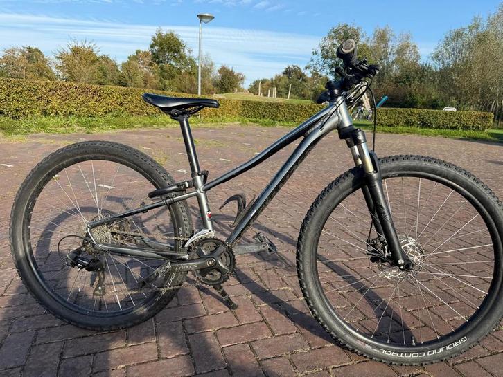 Specialized kinder-mountainbike te koop (7–12 jaar), Fietsen en Brommers, Fietsen | Kinderfietsjes, Zo goed als nieuw, 20 inch of meer