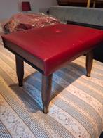 Stevig oud voetenbankje, rood skai, Ophalen, Gebruikt, Rechthoekig, Minder dan 50 cm