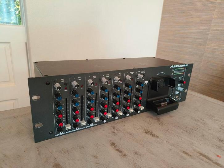 Alesis iMultiMix 9R, Muziek en Instrumenten, Mengpanelen, Zo goed als nieuw, 5 tot 10 kanalen, Microfooningang, Ophalen of Verzenden