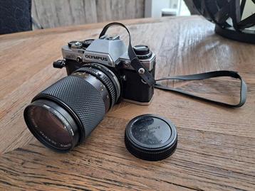 Olympus OM10 spiegelreflex camera met 35-105mm Olympus lens beschikbaar voor biedingen