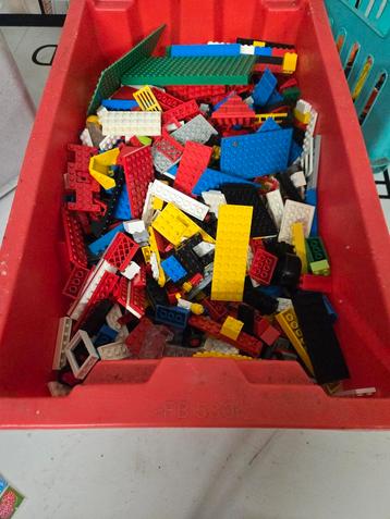 Grote bak LEGO - Veel plezier! beschikbaar voor biedingen