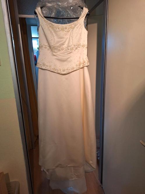 Vlekloze Covers Trouwjurk - Ivoor met Lovers, maat L, Kleding | Dames, Trouwkleding en Trouwaccessoires, Zo goed als nieuw, Trouwjurk