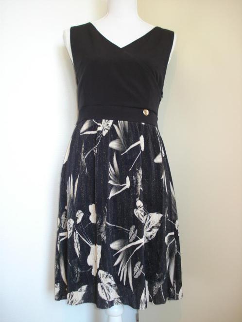 Zwart jurk Biscuit, Kleding | Dames, Jurken, Nieuw, Maat 36 (S), Zwart, Knielengte, Ophalen of Verzenden
