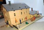 Station met poppentjes ho, Hobby en Vrije tijd, Modeltreinen | H0, Gebruikt, Gelijkstroom of Wisselstroom, Brug, Tunnel of Gebouw