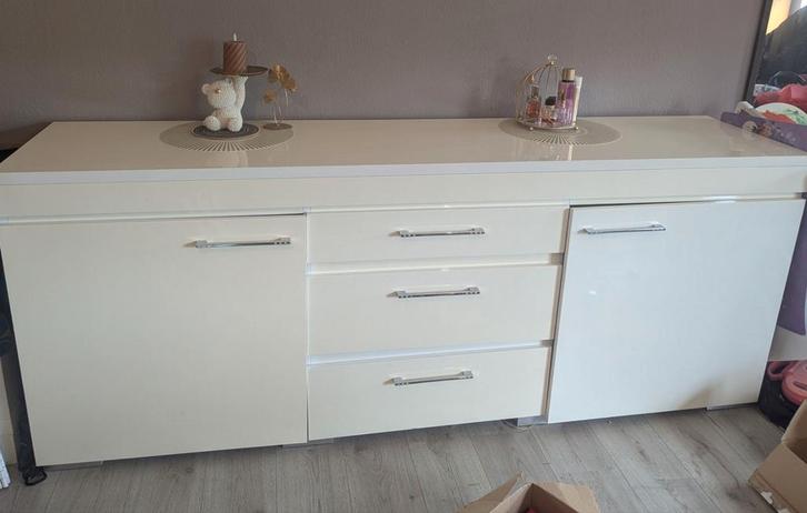 Witte Hoogglans Kast/Dressoir, Huis en Inrichting, Kasten | Dressoirs, Zo goed als nieuw, 150 tot 200 cm, 25 tot 50 cm, Met lade(s)