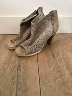 Hakken - maat 39, Beige, Ophalen of Verzenden, Onbekend, Schoenen met hoge hakken