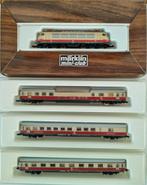 MÄRKLIN Z locomotief 8854 met 3 rijtuigen binnenverlichting, Treinset, Gelijkstroom, Ophalen of Verzenden, Zo goed als nieuw