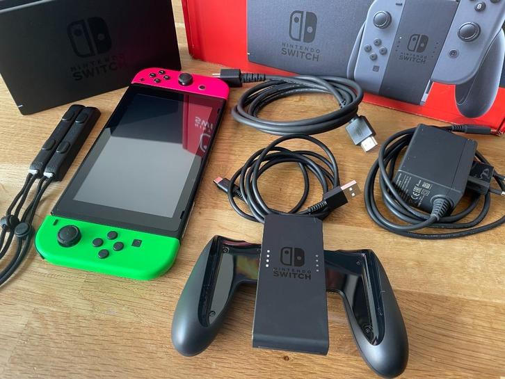 Nintendo Switch (1) 2019 versie, Spelcomputers en Games, Spelcomputers | Nintendo Switch, Zo goed als nieuw, Switch 2019 Upgrade