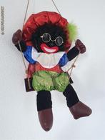 Authentieke vintage zwarte Piet pop schommel - 35cm, rood, Diversen, Sinterklaas, Verzenden