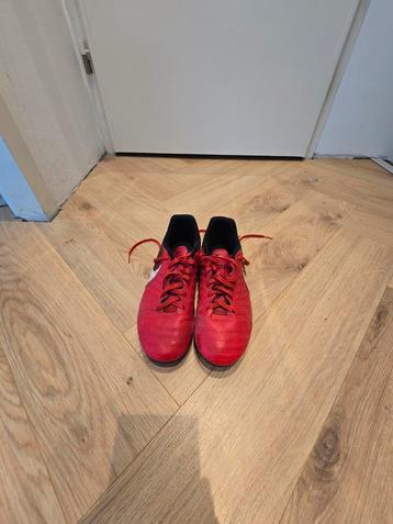 Voetbalschoenen met noppen maat 37,5. Merk: nike tiempo beschikbaar voor biedingen