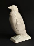 Sfinx Pinguïn Charles Vos - Ver. Maastrichts Aardewerk, Antiek en Kunst, Kunst | Beelden en Houtsnijwerken, Ophalen of Verzenden