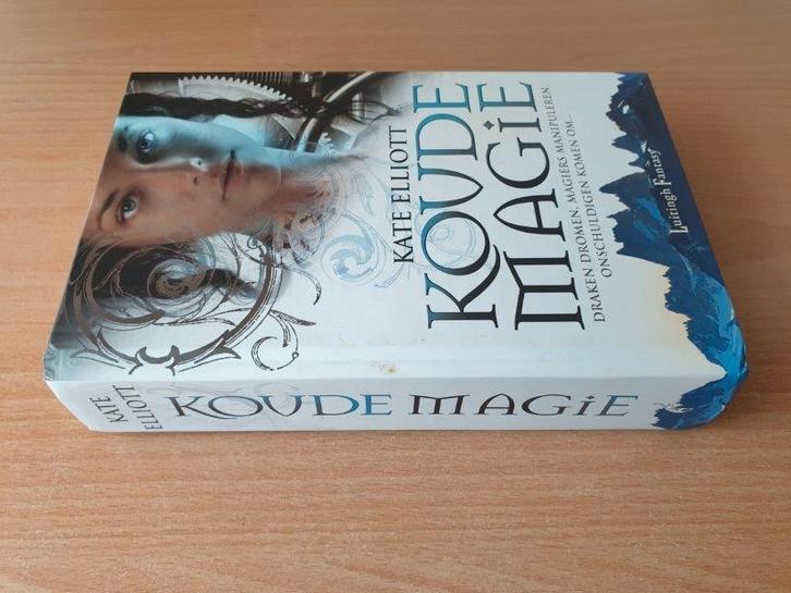Kate Elliot - Koude Magie & Shadow Gate, Boeken, Fantasy, Gelezen, Ophalen of Verzenden