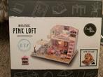Crafts&co DIY pink loft, met verlichting NIEUW, Ophalen of Verzenden, Zo goed als nieuw, Groter dan 1:32