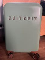 Suitsuit Basil green 55 cm met beschermhoes, Sieraden, Tassen en Uiterlijk, Koffers, Gebruikt, 50 tot 60 cm, Hard kunststof, Ophalen of Verzenden